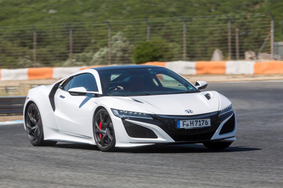  Honda NSX 2016 года  (UK) (фото 1 из 120)
